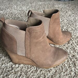 Crown Vintage Brown Ankle Booties